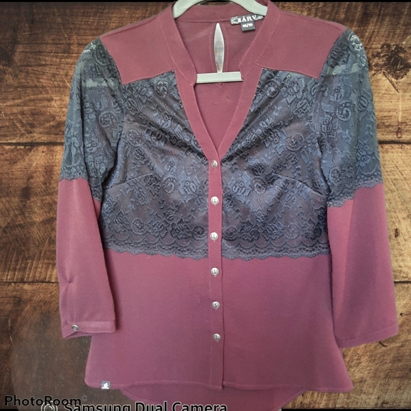 Karv blouse size xs can fit small also - Picture 2 of 6